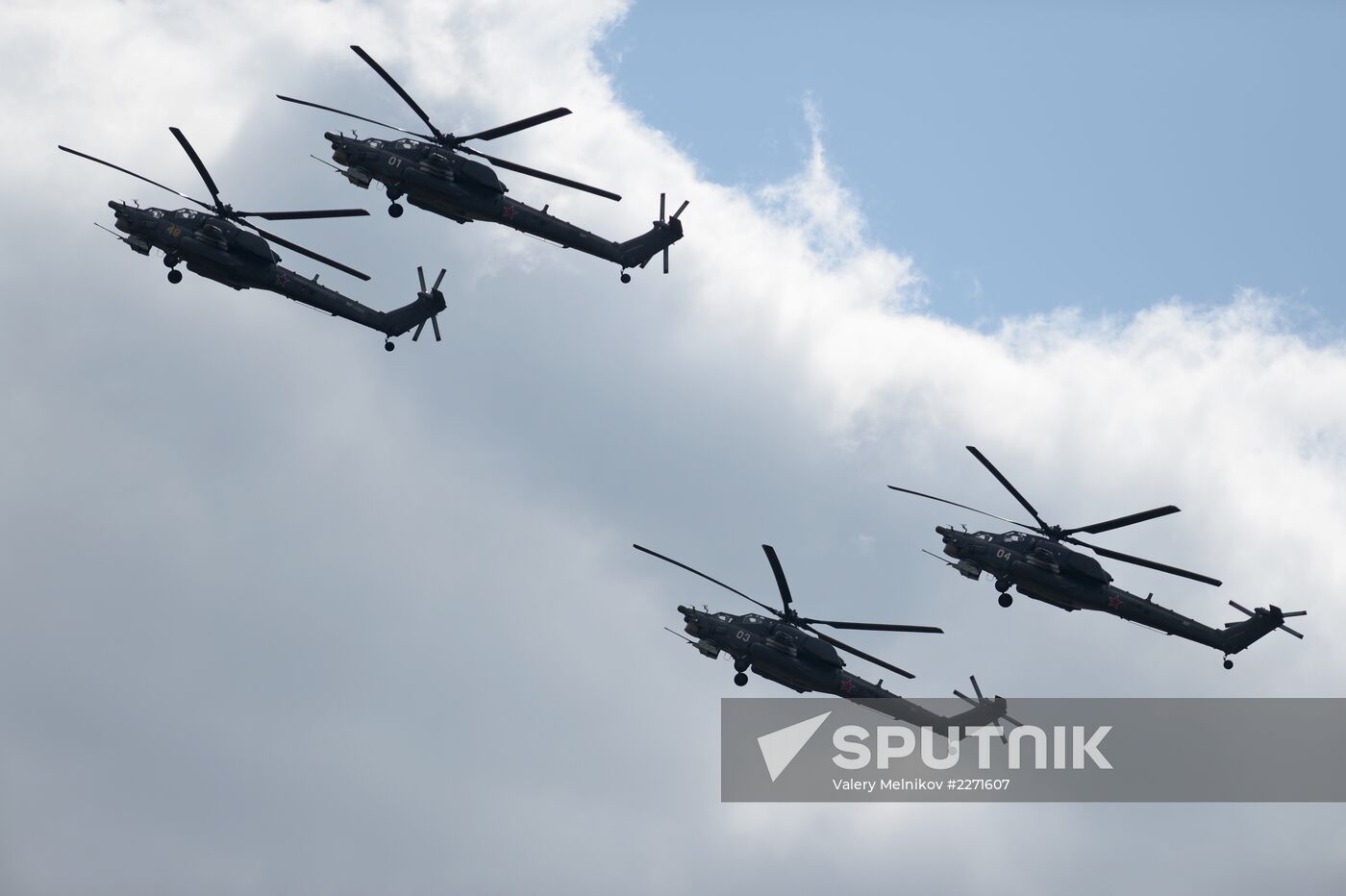 MAKS 2013 airshow kicks off