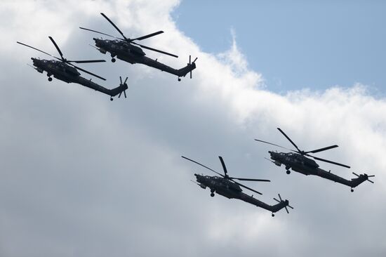 MAKS 2013 airshow kicks off