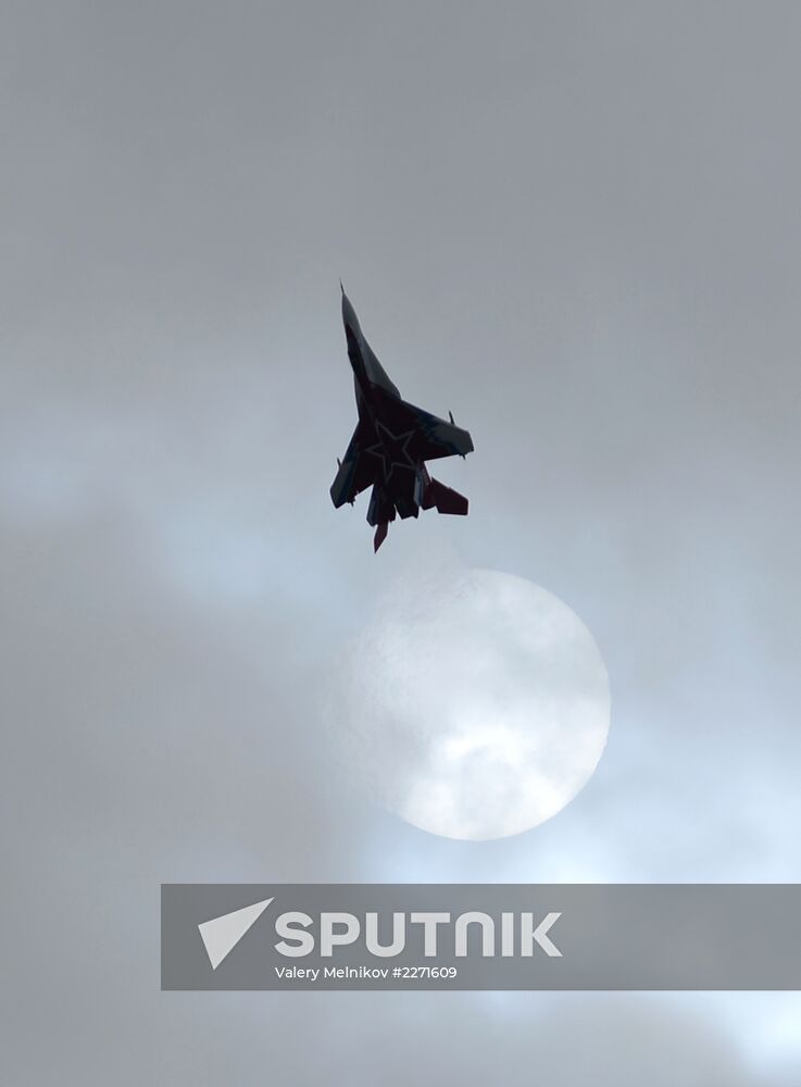 MAKS 2013 airshow kicks off