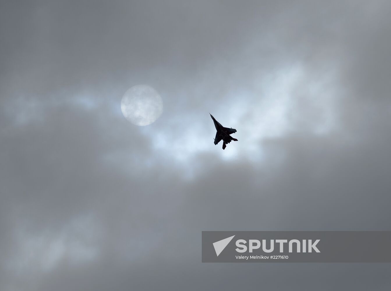 MAKS 2013 airshow kicks off