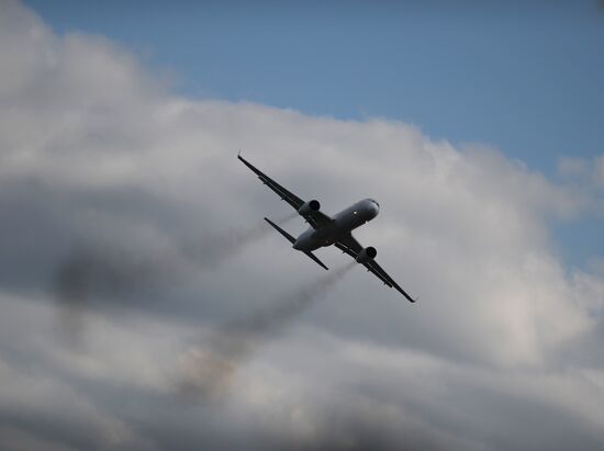 MAKS 2013 airshow kicks off