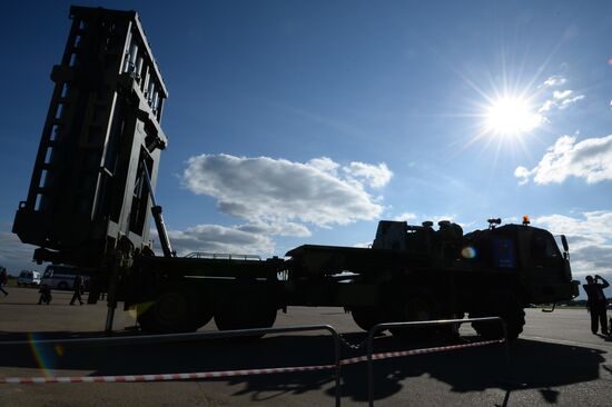 MAKS 2013 airshow kicks off