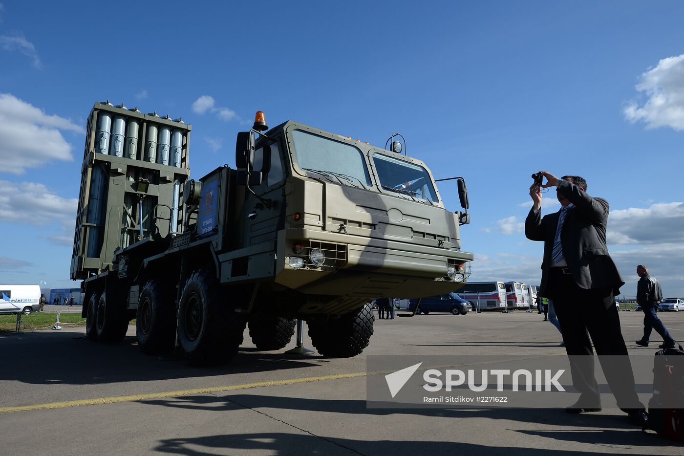 MAKS 2013 airshow kicks off