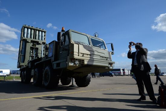 MAKS 2013 airshow kicks off