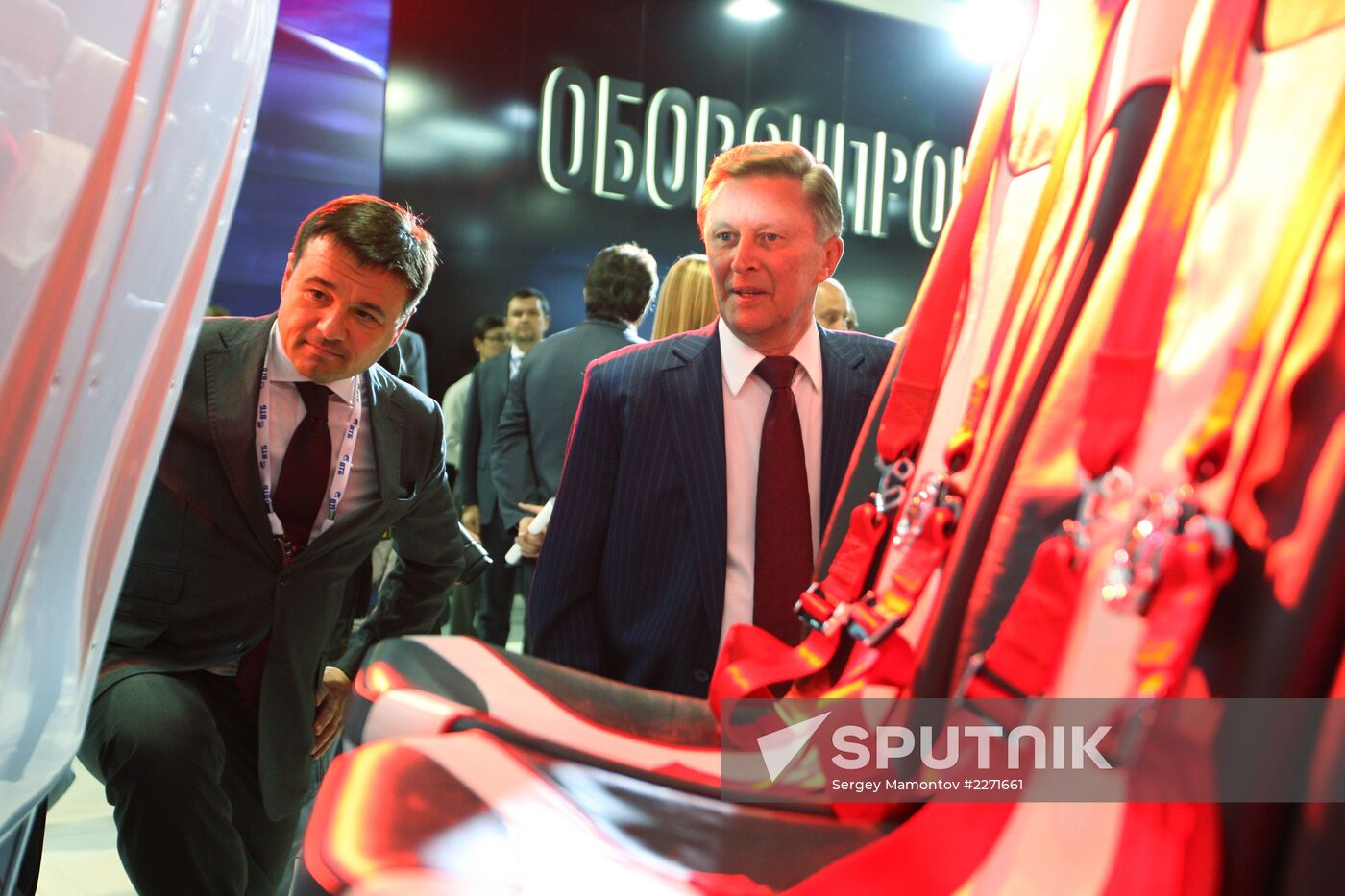 MAKS 2013 airshow kicks off