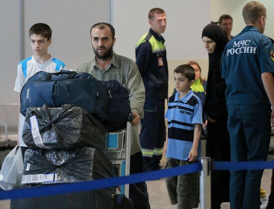 EMERCOM aircraft evacuates Russians from Syria