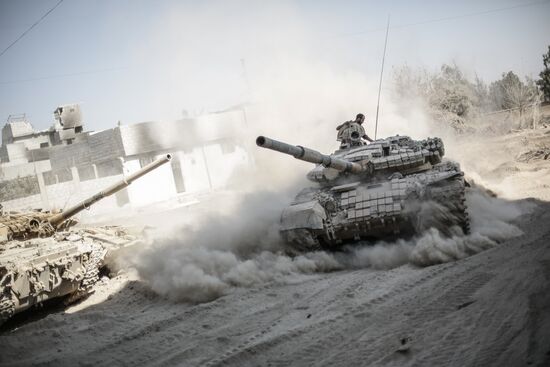 Syrian Army in Damascus surburb