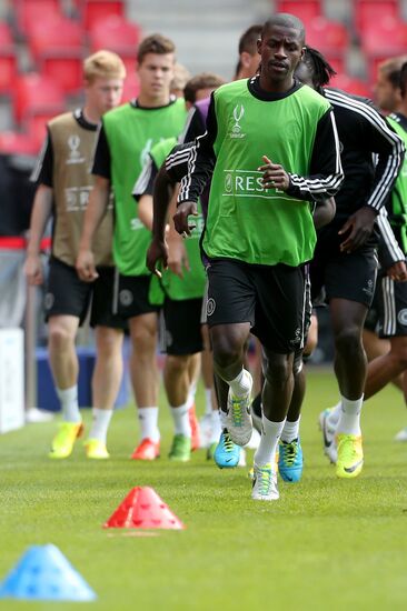 Football. Training sessions before 2013 UEFA Super Cup match