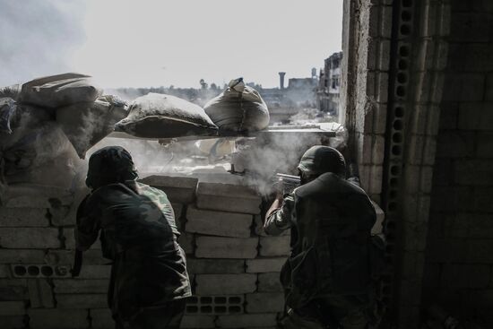 Syrian Army in Damascus outskirts