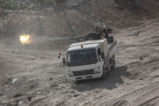 Syrian Army in Damascus outskirts