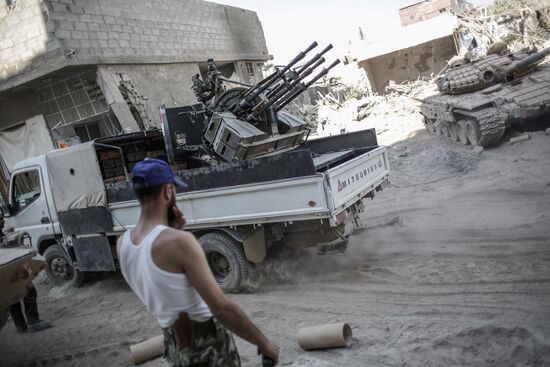 Syrian Army in Damascus outskirts
