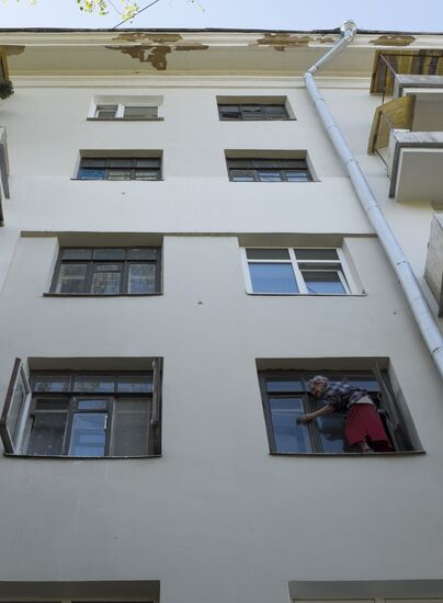 Lonely pensioners in Moscow
