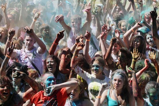 Holi festival of colors in Vladivostok
