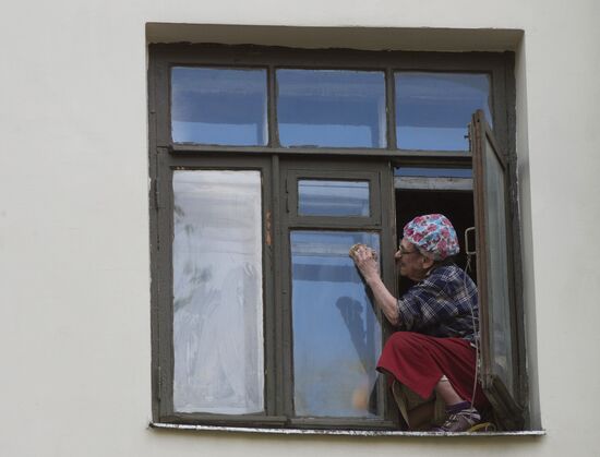 Lonely pensioners in Moscow
