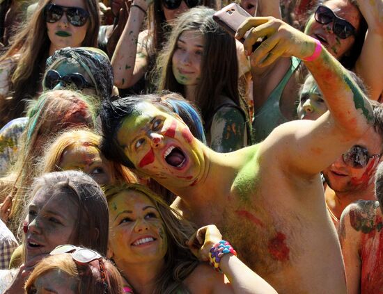 Holi festival of colors in Vladivostok