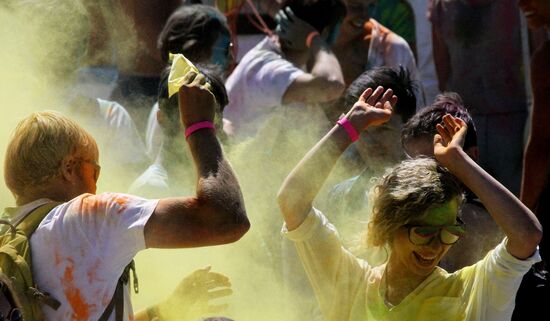Holi festival of colors in Vladivostok