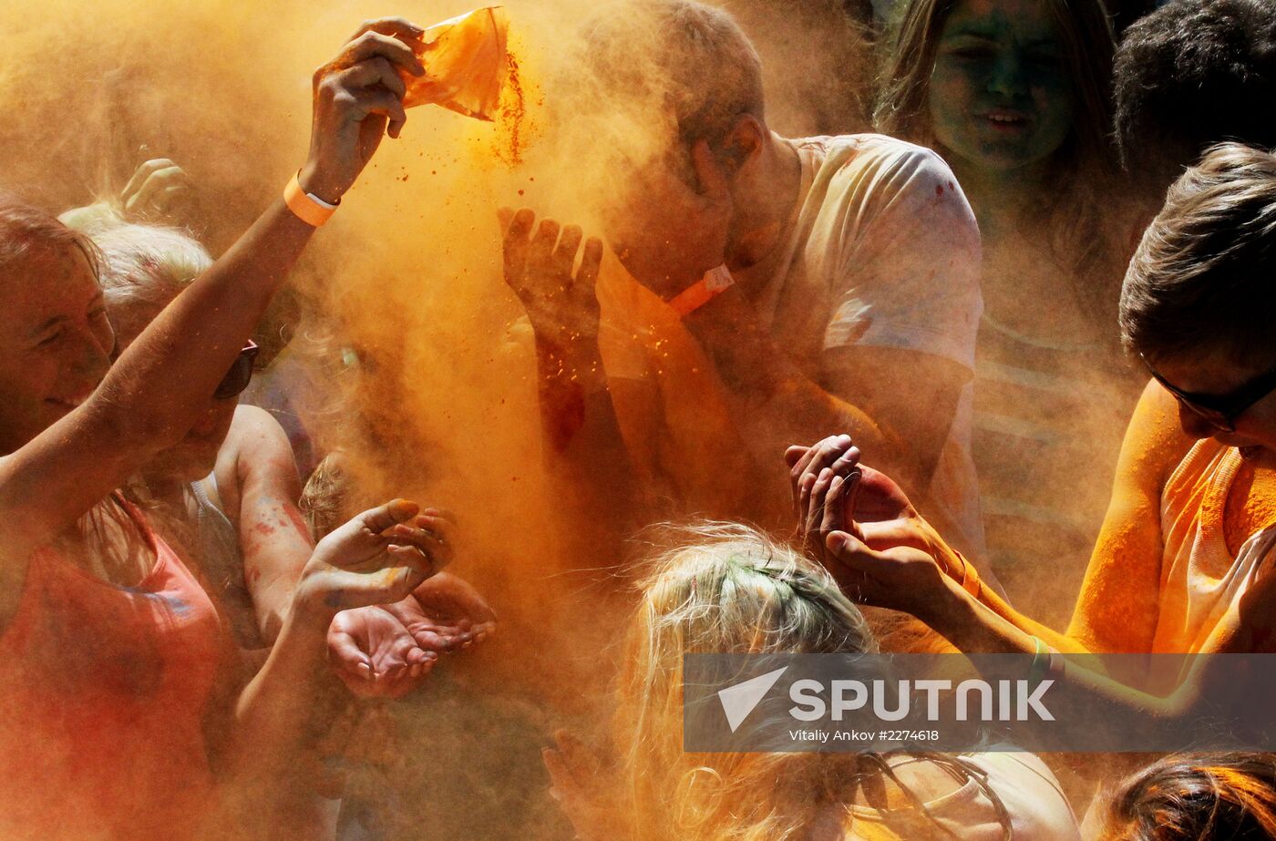 Holi festival of colors in Vladivostok