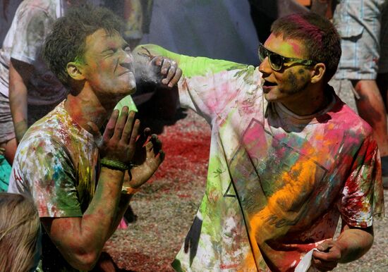 Holi festival of colors in Vladivostok