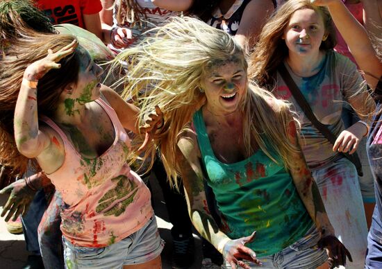 Holi festival of colors in Vladivostok