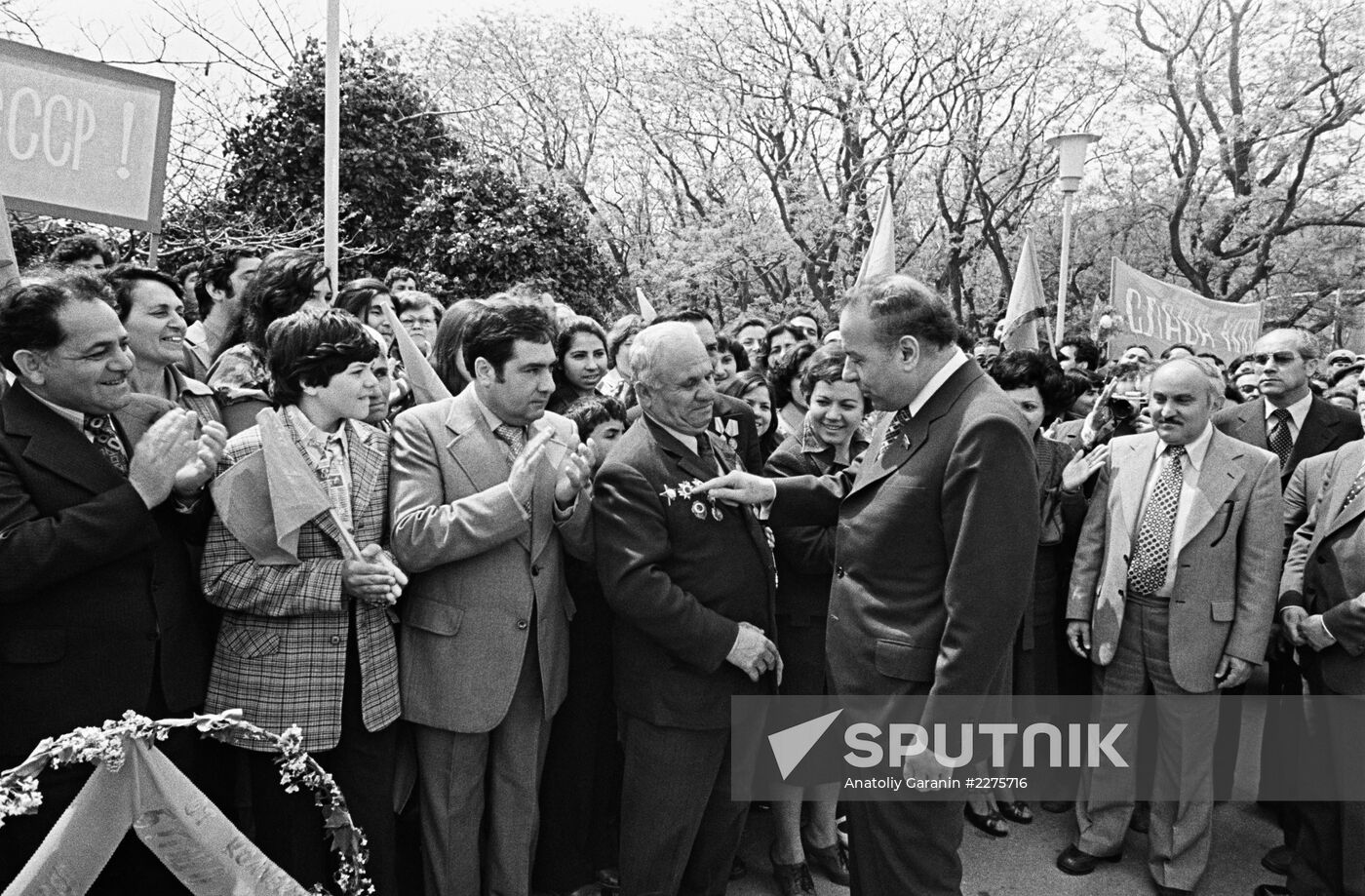 Heydar Aliev meets WWll veterans