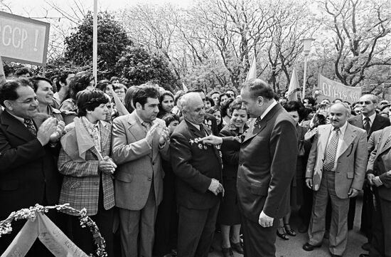 Heydar Aliev meets WWll veterans