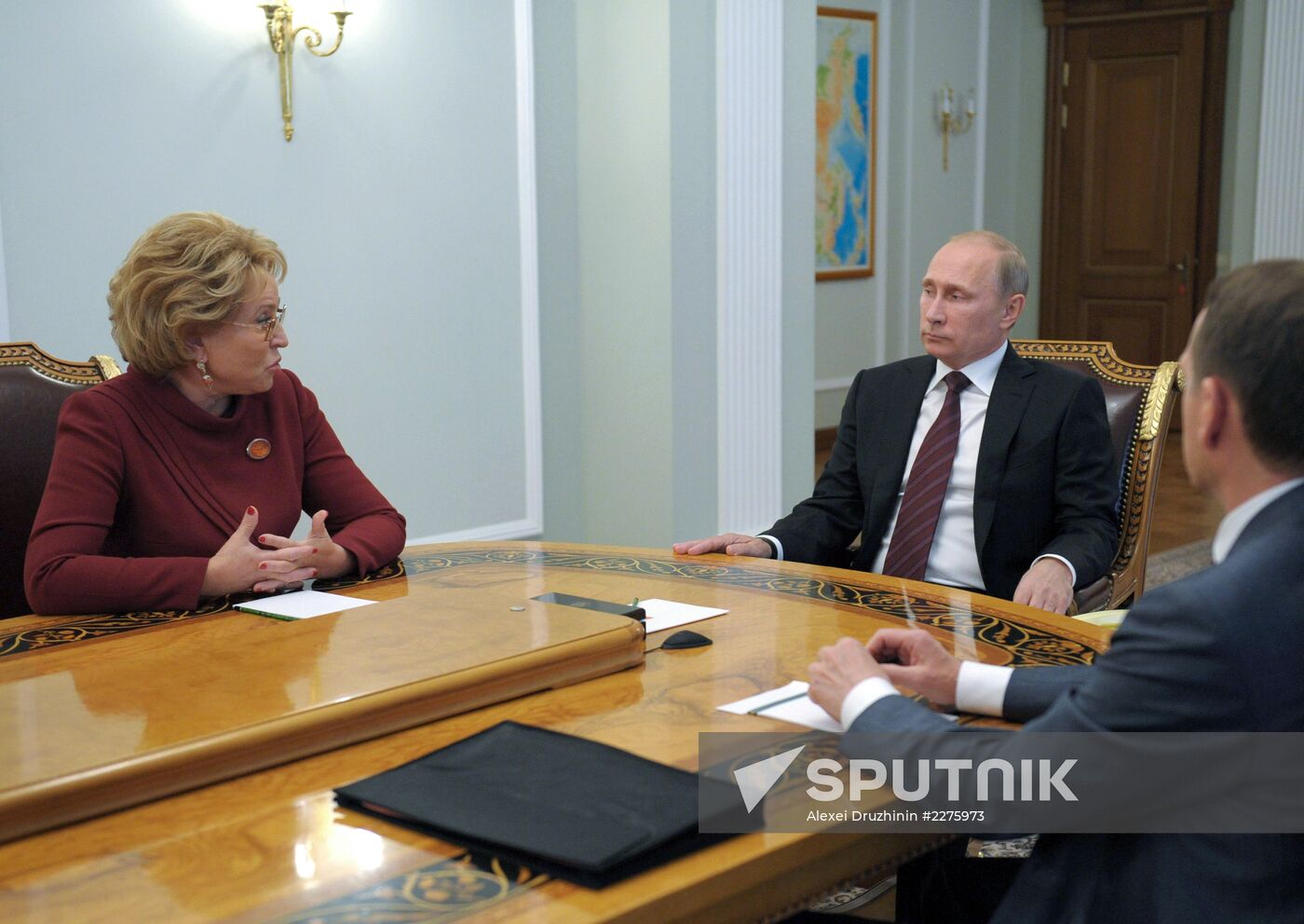 Vladimir Putin holds meeting on Syria