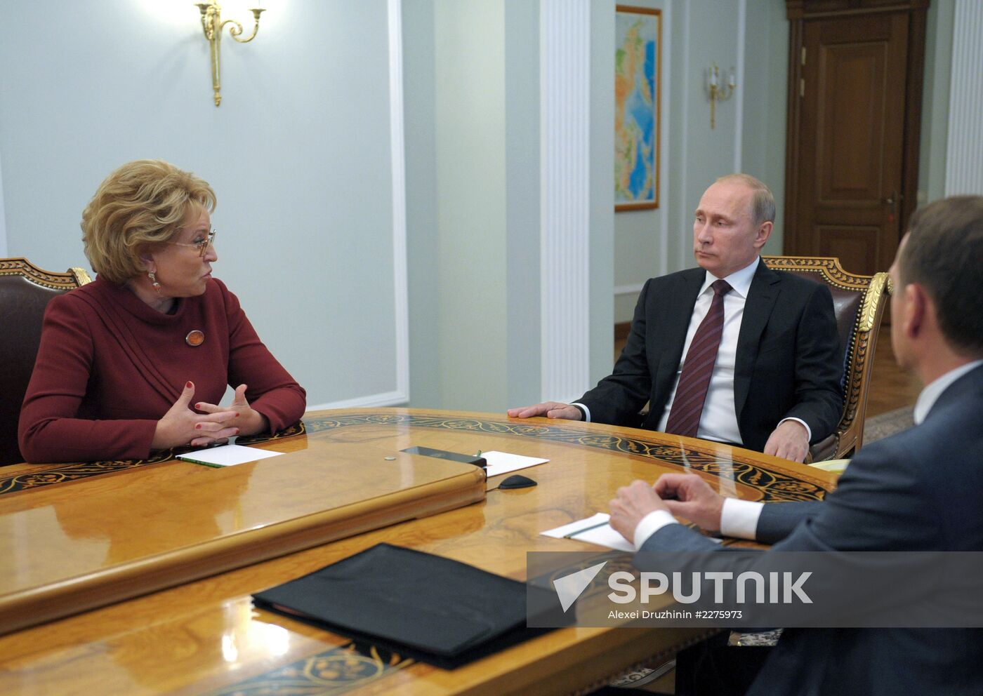 Vladimir Putin holds meeting on Syria