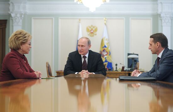 Vladimir Putin holds meeting on Syria