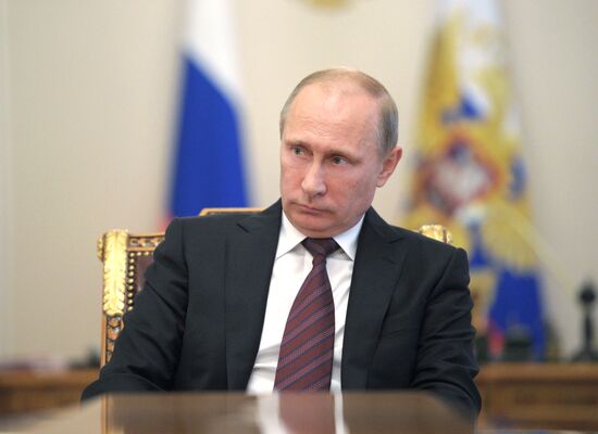 Vladimir Putin holds meeting on Syria