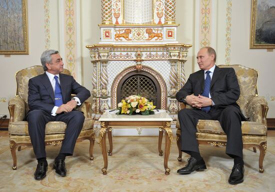 Vladimir Putin meets with Serge Sargsyan