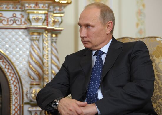 Vladimir Putin meets with Serge Sargsyan