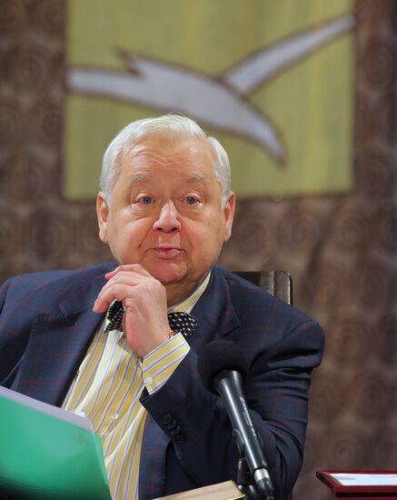 Round-up of Chekhov Art Theater company