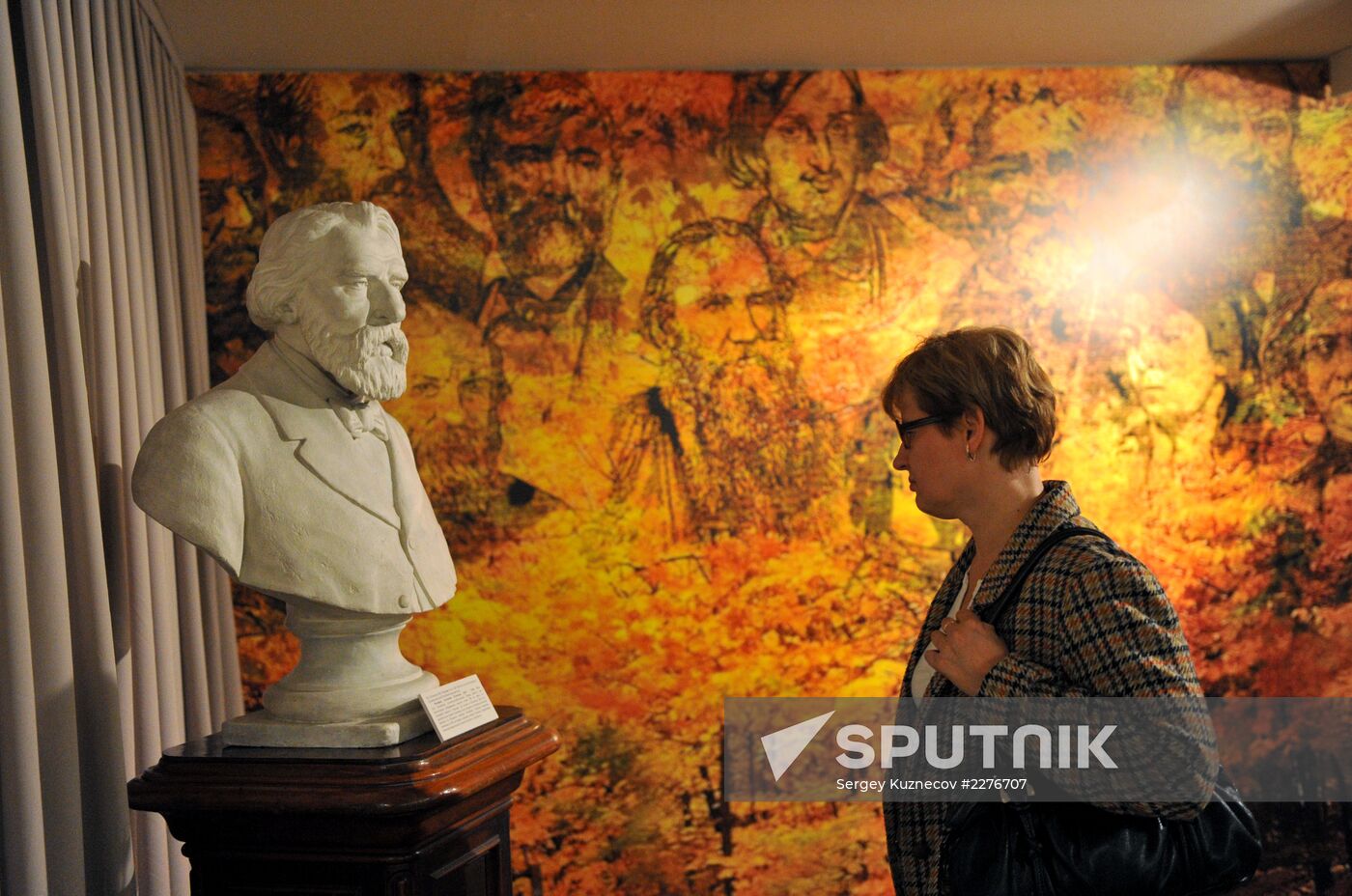 Unveiling 'Amongst loved ones... and strangers...' exhibition