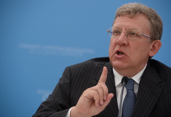 Briefings by Russian and foreign experts