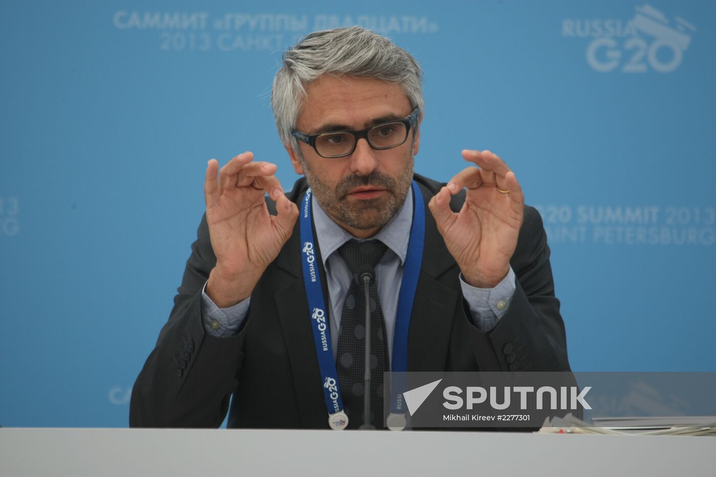 Briefings by Russian and foreign experts