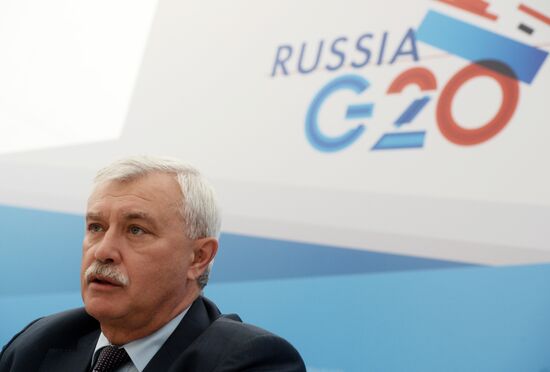 Briefings by Russian and foreign experts