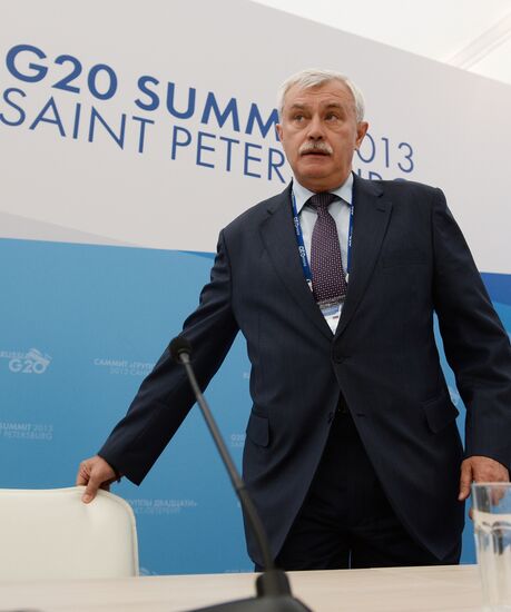 Briefings by Russian and foreign experts