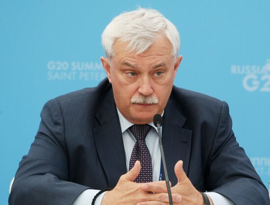 Briefings by Russian and foreign experts