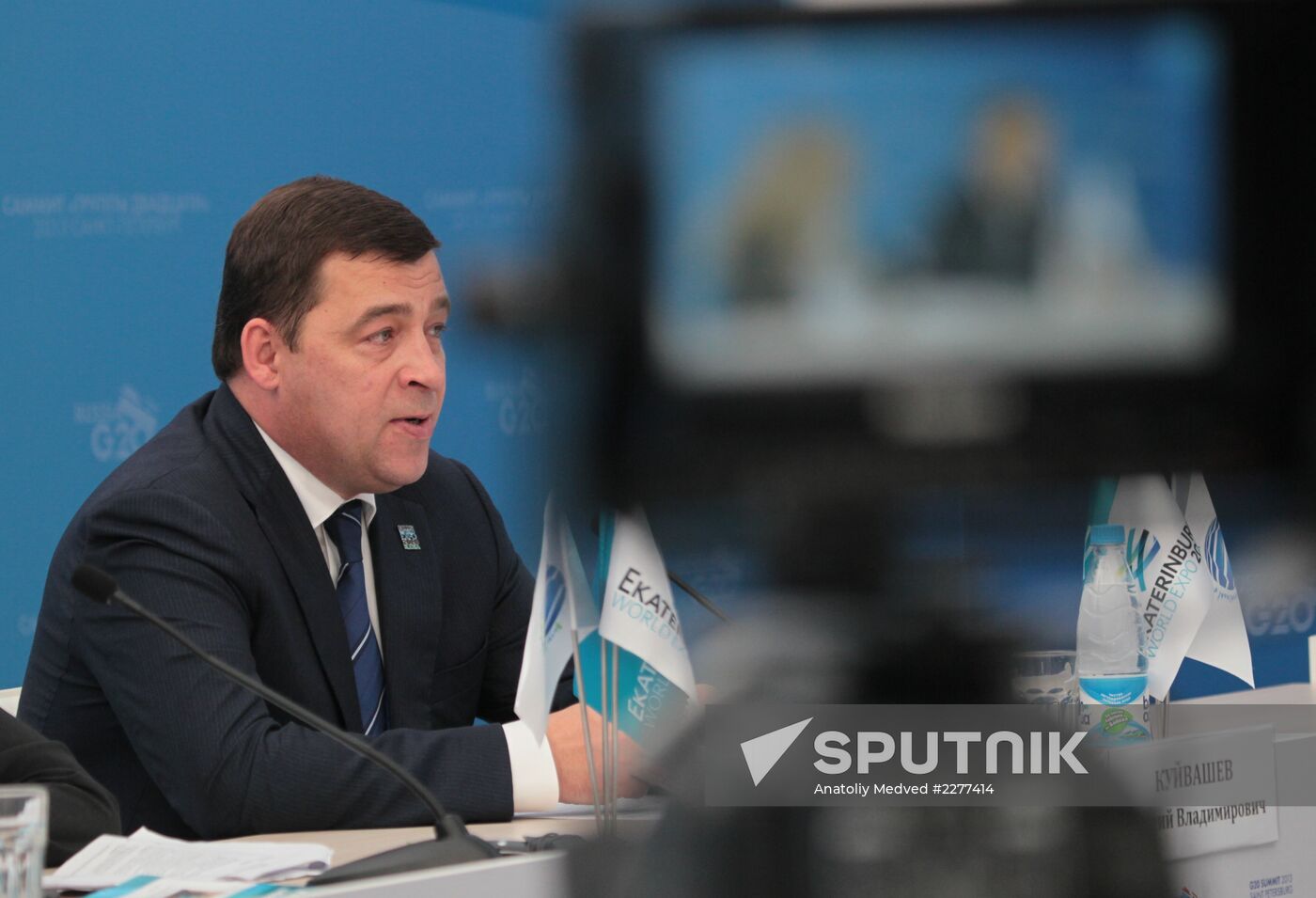 Briefings by Russian and foreign experts