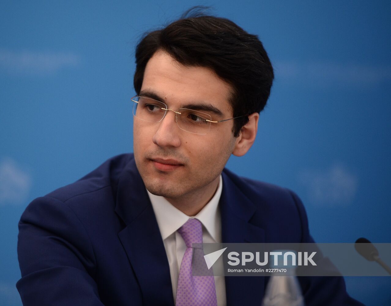 Briefings by Russian and foreign experts