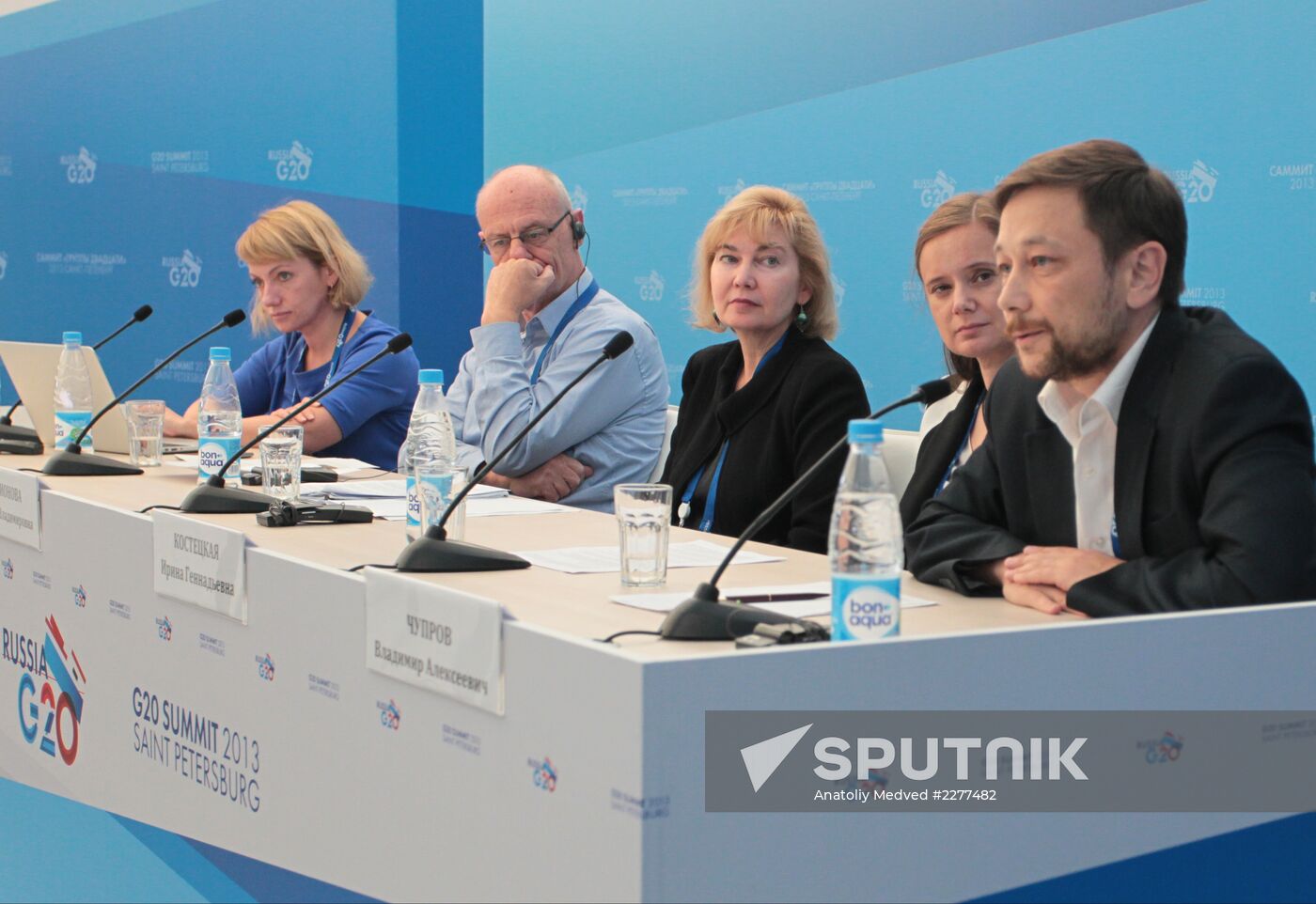 Briefings by Russian and foreign experts