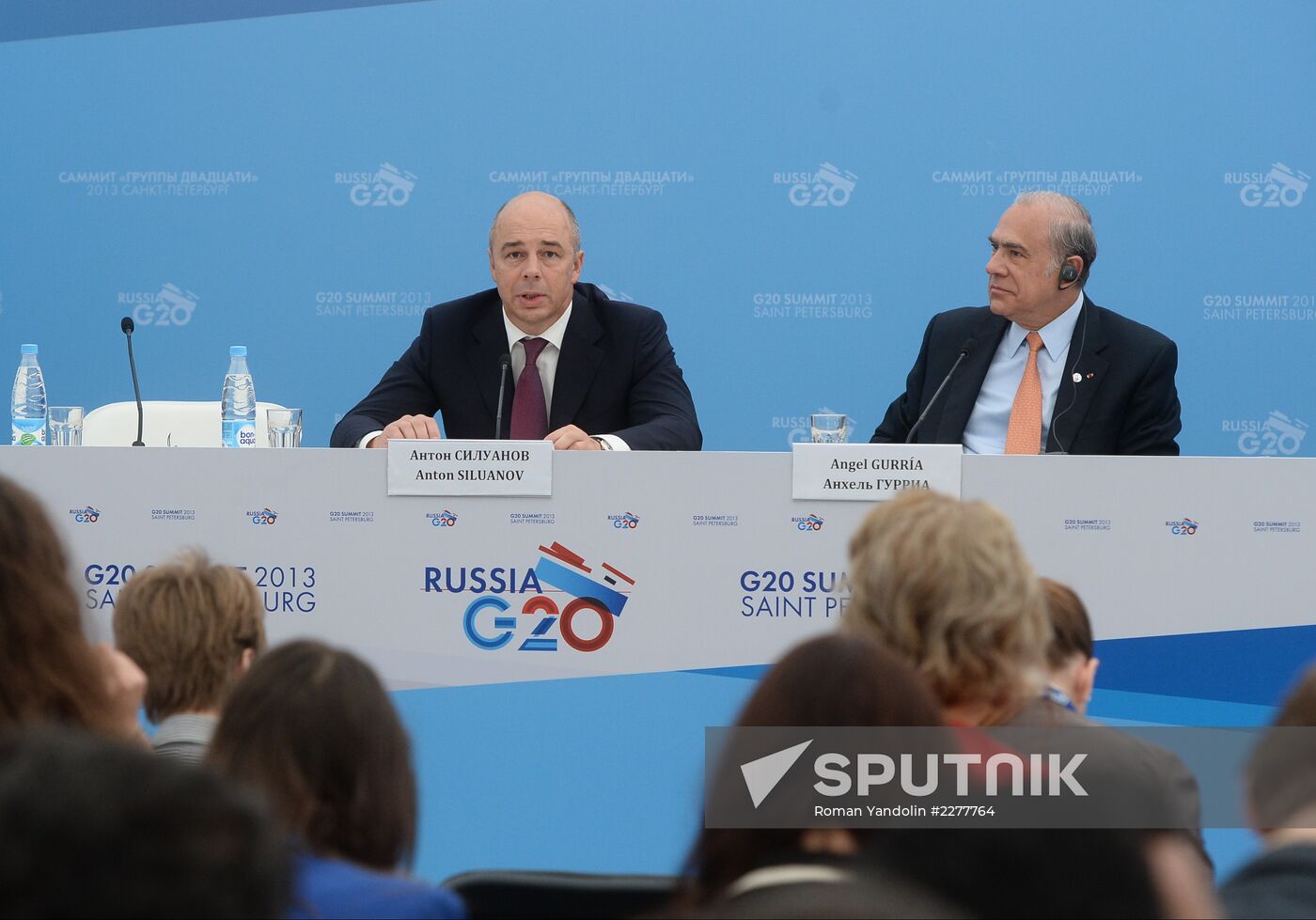 Briefings by Russian and foreign experts
