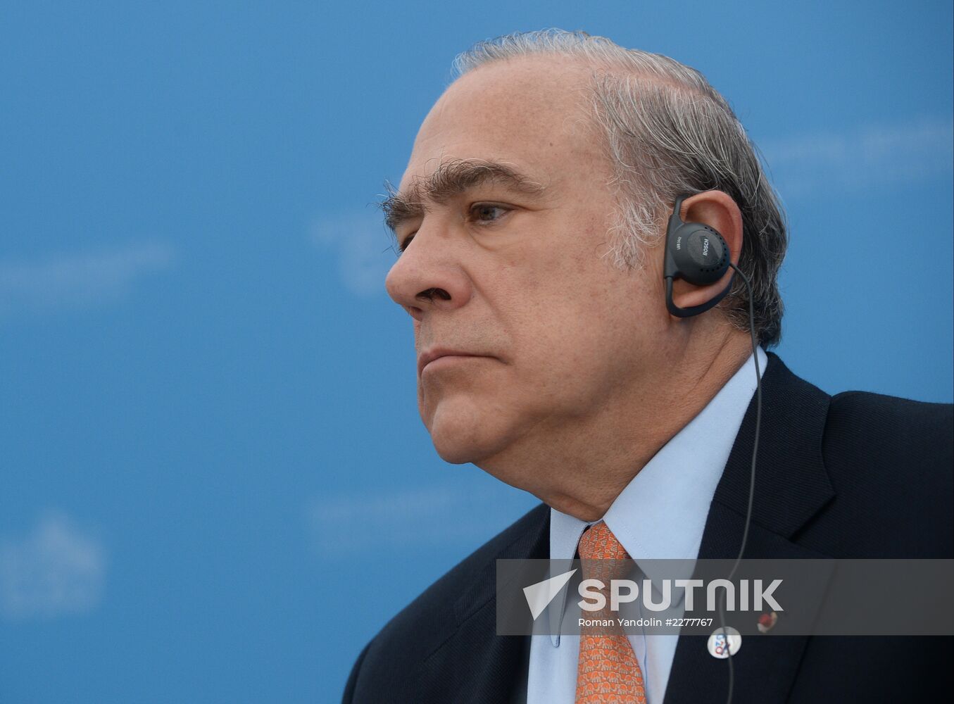 Briefings by Russian and foreign experts