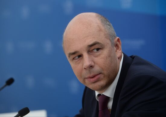 Briefings by Russian and foreign experts