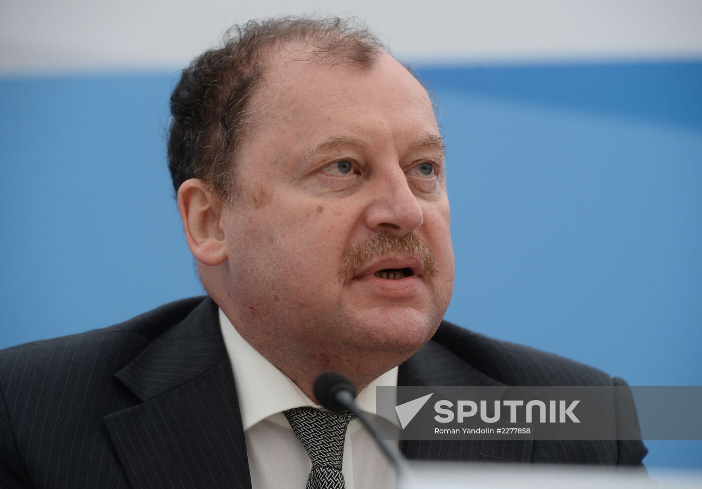 Briefings by Russian and foreign experts