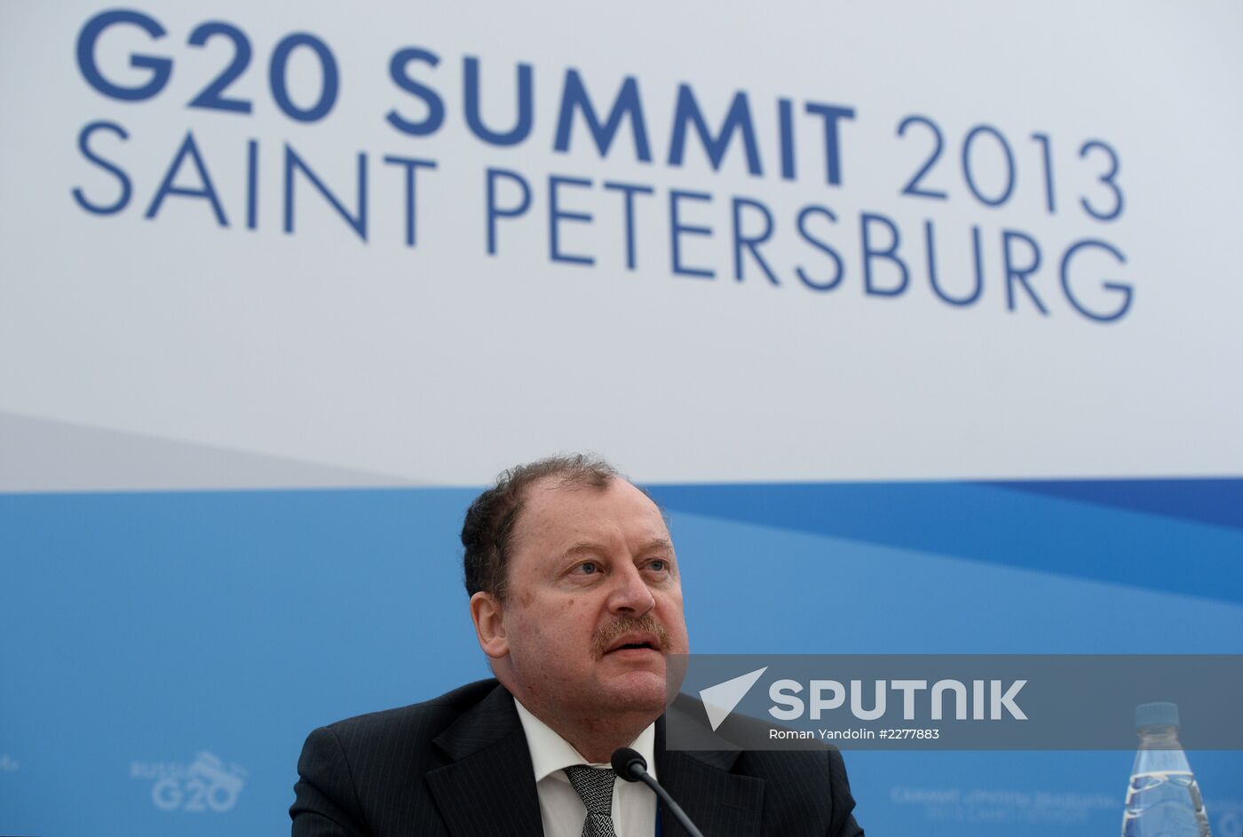 Briefings by Russian and foreign experts