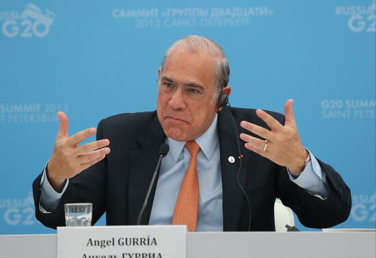 Briefings by Russian and foreign experts