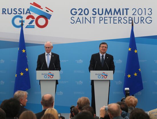 Briefings by Russian and foreign experts