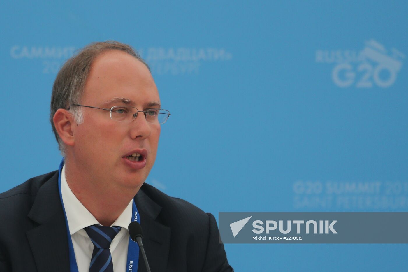 Briefings by Russian and foreign experts