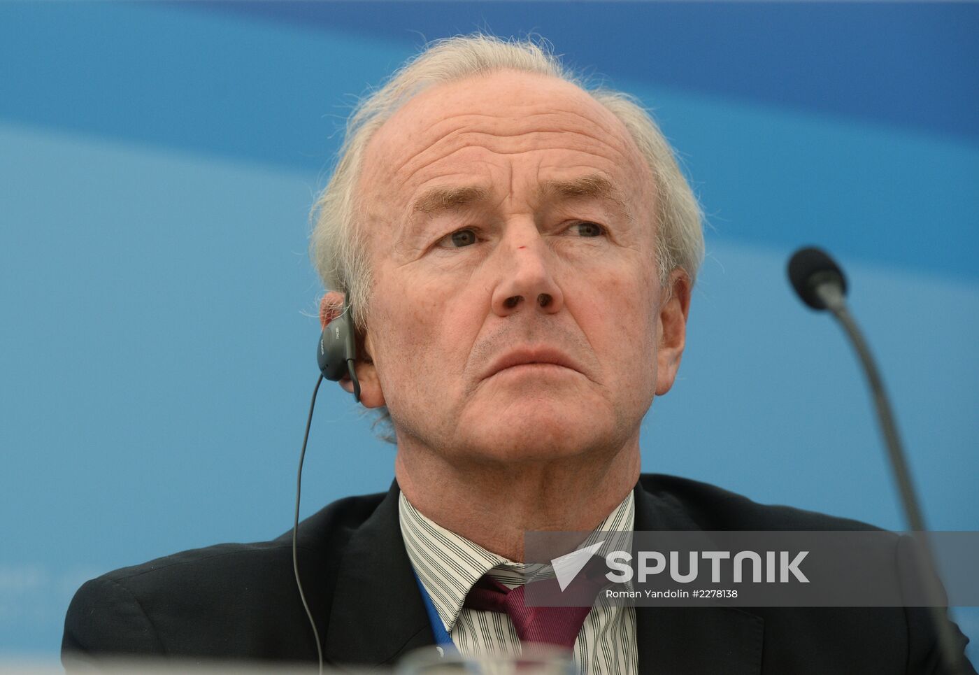 Briefings by Russian and foreign experts
